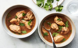 Aštri vištienos 'Peppersoup' sriuba (Nigerietiška klasika)