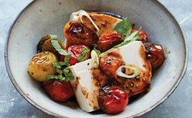 Šilkinis tofu su sojų pomidorais