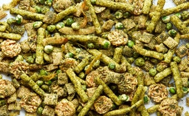Užkandžių mišinys su jūros dumbliais ir wasabi žirneliais („Turf Mix“)